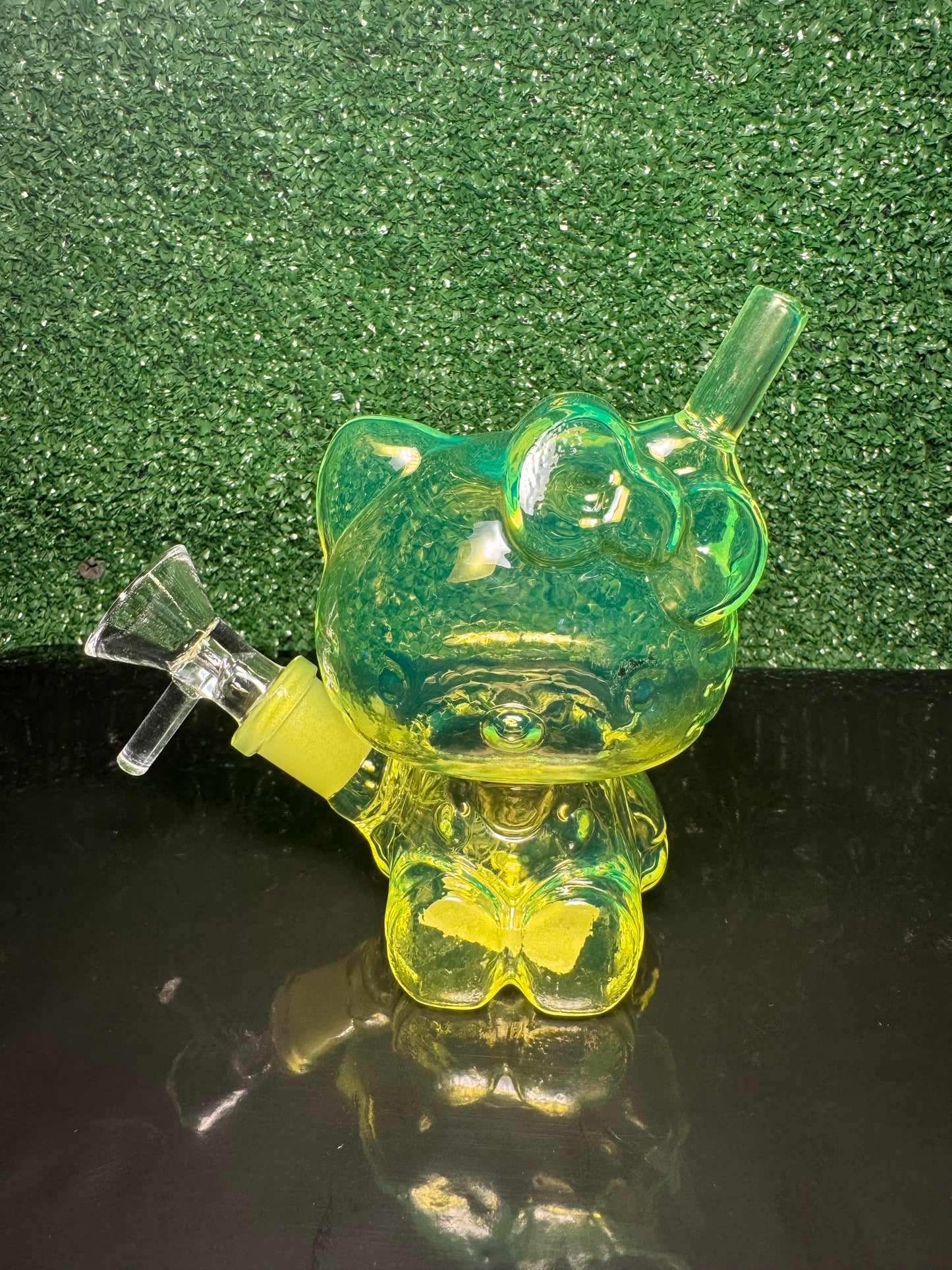 Hello Kitty Mini Glass Bubbler Water Pipe